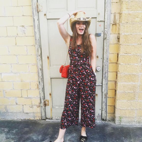 Meet your Posher, Natalie - Picture 3 of 4